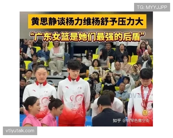 杨舒予随手背个包就像在晒资产，我的工资卡在旁边低声抽泣